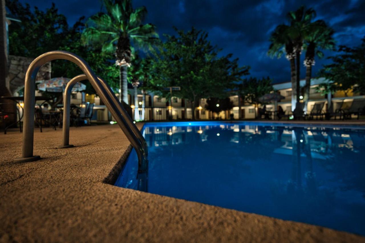 Hotel Hacienda Nuevo Casas Grandes Buitenkant foto