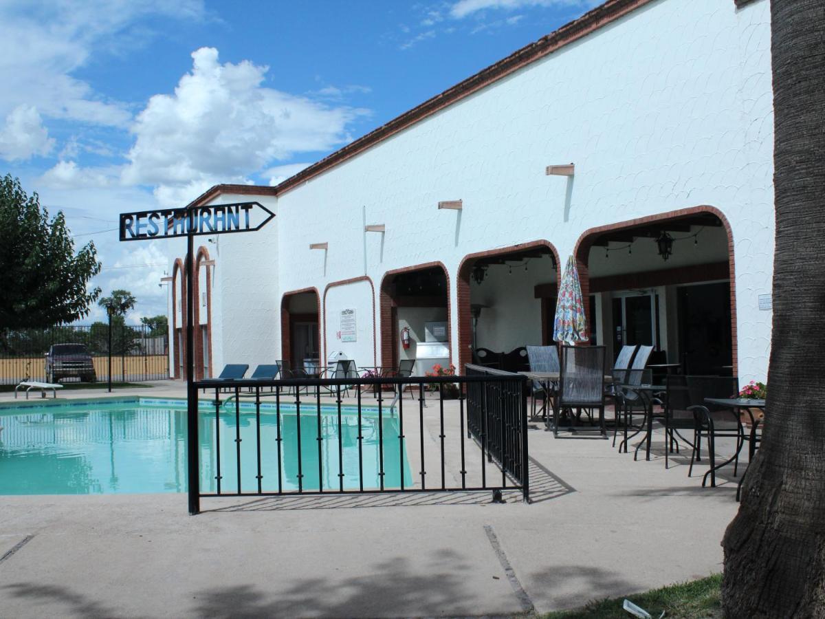 Hotel Hacienda Nuevo Casas Grandes Buitenkant foto
